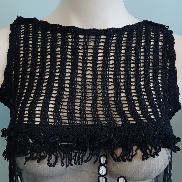 🅱️🅾️G🅾️ Sheer sequins crochet black top - Picture 5 of 7